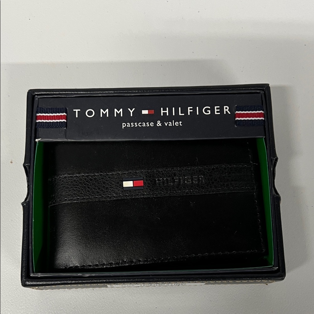Tommy Hilfiger Black Men’s Wallet